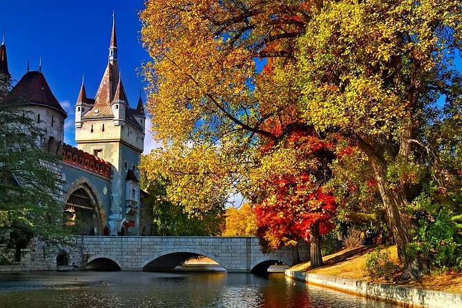 Budapest: Private 4-Hour Walking Tour with a Local - A private, flexible Budapest plan that actually fits your mood