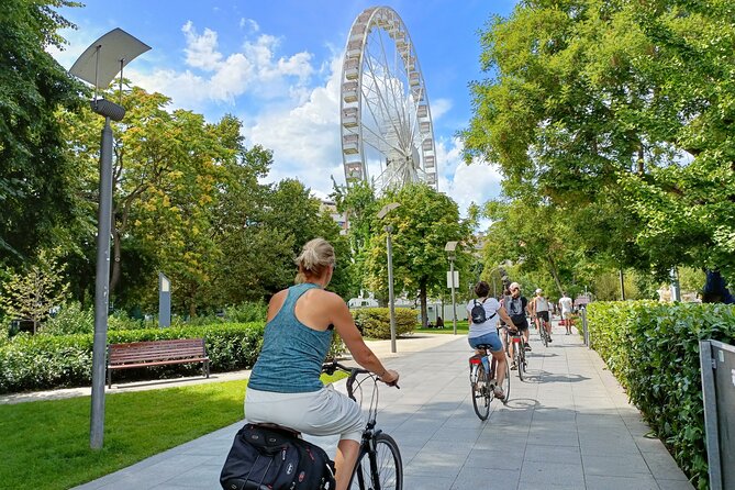 Budapest private Bike & e-Bike Tour with a drink - Margaret Island: the ride turns green, then turns social