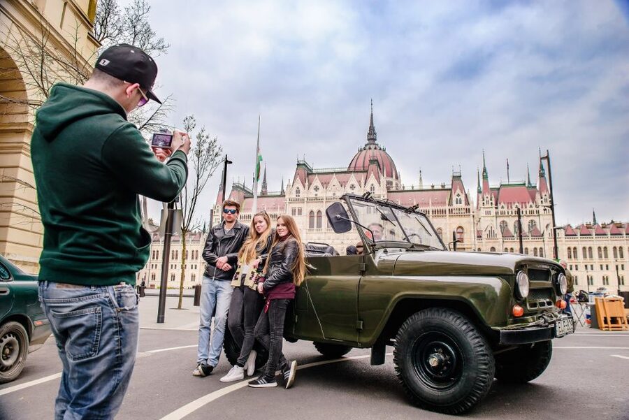 Budapest: Private City Tour with a Vintage Russian Jeep - Crossing the Danube and Gellert Hill viewpoints you will remember