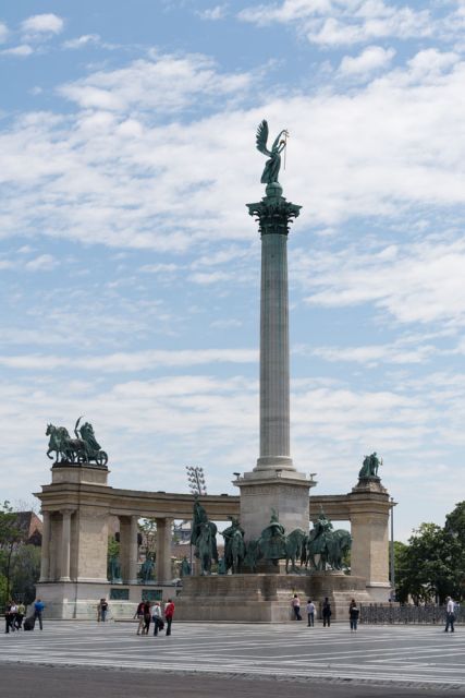 Budapest: Private City Tuk-Tuk Tour & Boat Cruise - A fast intro to Budapest from the comfort of a tuk-tuk