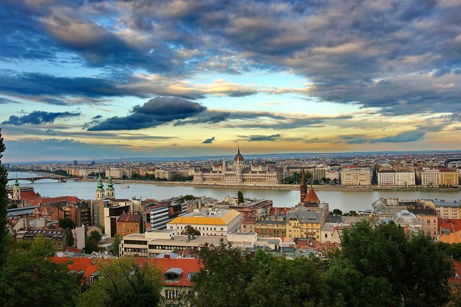 Budapest Private Full Day City Tour with a comfortable air -conditioned car - Your 9:00 am plan, plus why the timing works