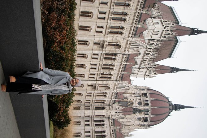 Budapest Private Guided Tour with Photoshoot - Big(3hrs) - Danube Promenade walk: views plus context while you move