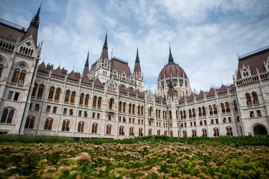 Budapest: Private Luxury Sightseeing Tour - Hotel Pick-Up at Your Time, With a Real 4 to 6 Hour Plan