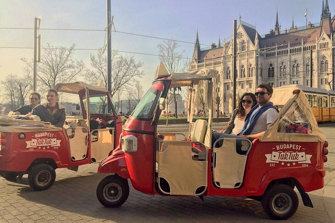 Budapest Private Tuk Tuk Half-Day Tour - Crossing the Danube: Bridges, a Thermals Stop, and a Serious Memorial