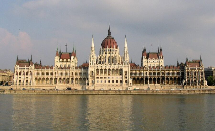 Budapest: Private Walking Tour of City with Spanish Guide - Key points I’d circle on your Budapest plan