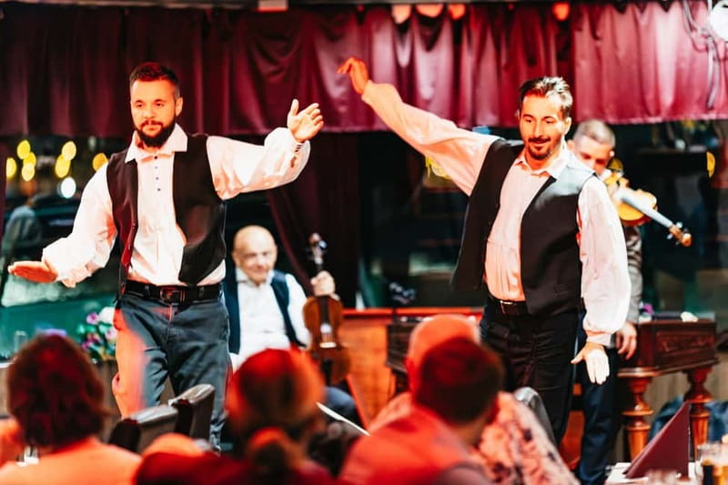 Budapest: Prosecco Dinner Cruise with Live Music - Price and value: why $107 can make sense