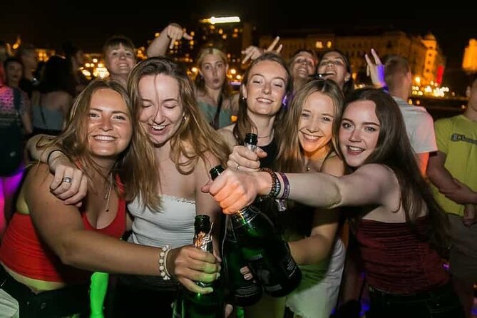 Budapest: Pub Crawl & Ruin Bar Tour - Free Shots & VIP Entry - A 5-Hour Party Plan Through Budapest’s Ruin Bar Scene