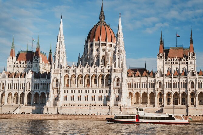 Budapest River Cruise with 1 Free Tokaj Frizzante and Audio Guide - Timing for the best photos: go after sunset, then catch the lights