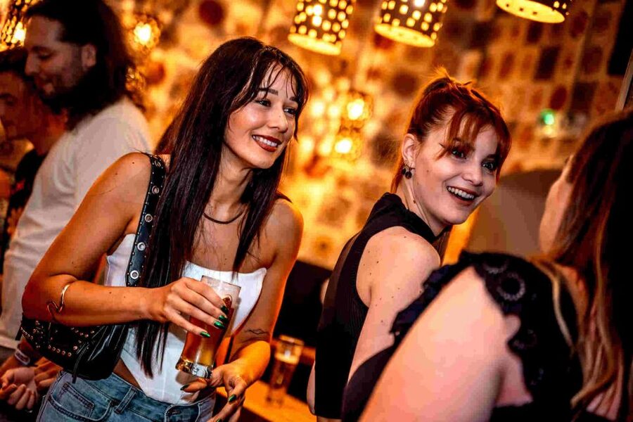 Budapest: Ruin Bar Pub Crawl with Entry Tickets - Key things that make this pub crawl worth your attention