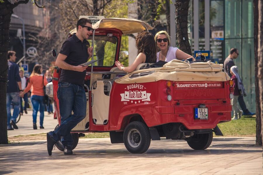 Budapest: Scenic Tuk Tuk Tour - The value of a 2-hour tuk tuk ride in Budapest