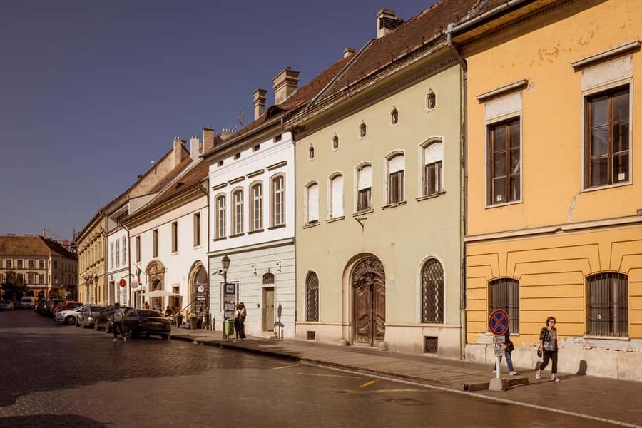 Budapest: Secrets of the Old Town of Buda Guided Walk - The De la Motte - B.-Palace Visit, Why This Room-by-Room Access Is a Big Deal