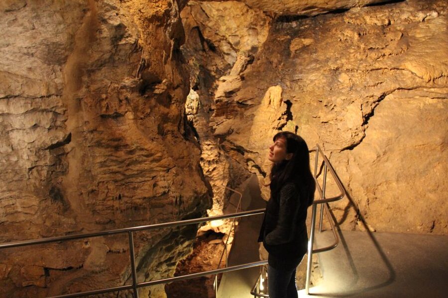 Budapest: Semlő-hegyi & Pál-völgyi Caves Guided Walking Tour - Price and value: why $52 feels fair for two caves