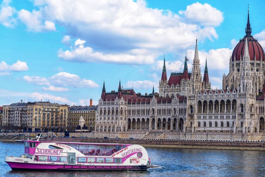 Budapest: Sightseeing Tour by Boat - Seating, Views, and the Upper Deck Reality