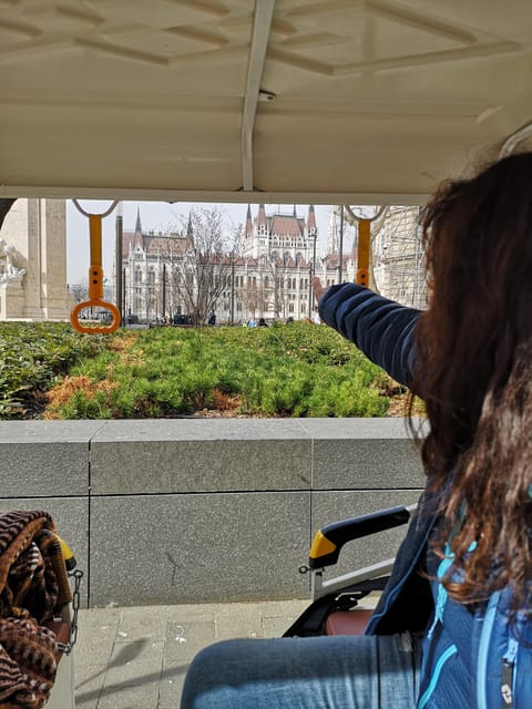 Budapest: Sightseeing Tour by Electric Tuktuk - Meeting Point and How the Ride Feels on the Ground