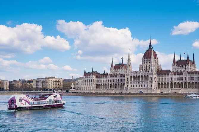 Budapest Sightseeing with Drink Included - Chain Bridge and Margaret Bridge: the best views, and the likely photo headaches