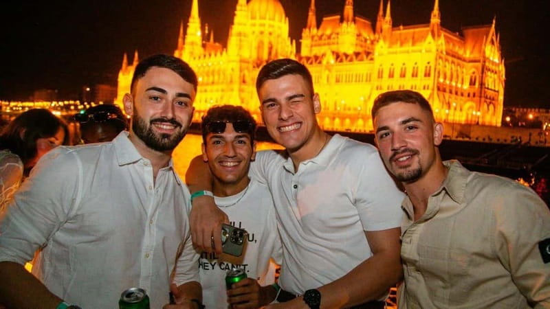 Budapest: Sip & Sail Danube Cruise with Unlimited Beer - Weather, Seasickness, and Who This Really Fits