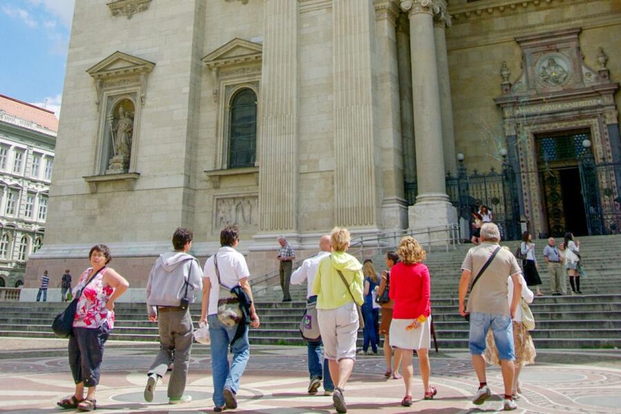 Budapest: St Stephen's Basilica Tour - St. Stephen’s Basilica in One Smart Hour (Skip the Line and Go Straight to the Meaning)