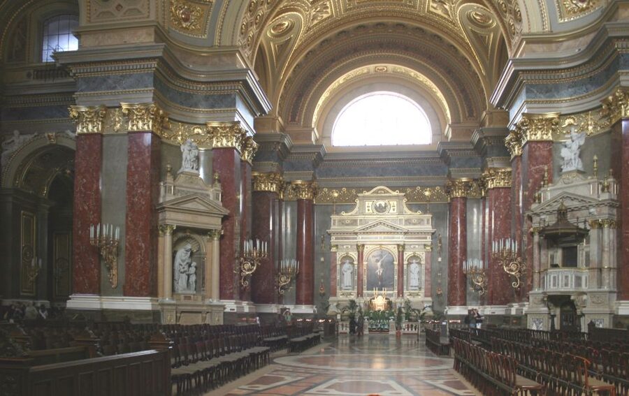 Budapest: St Stephen's Basilica Tour - The Holy Right Relic and Why It’s the Emotional Center of the Tour
