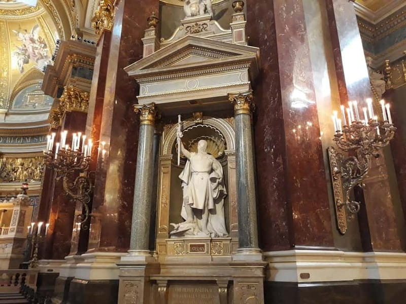 Budapest: St. Stephen's Basilica Tour & Music Performance - The Holy Right relic: legend, viewing rules, and photo do’s and don’ts