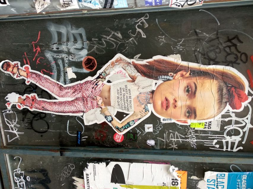 Budapest: Street Art Tour - Coffee break: a pause that keeps the tour human