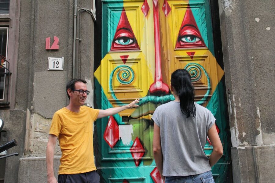 Budapest: Street Art Tour - The heart of the tour: reading murals like messages