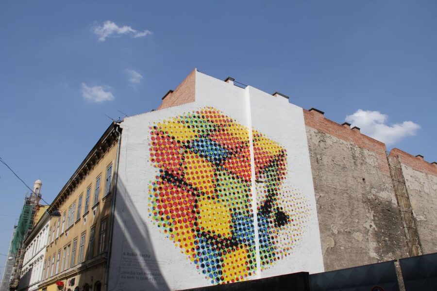 Budapest: Street Art Tour - Weather and comfort: plan like it’s a real city walk