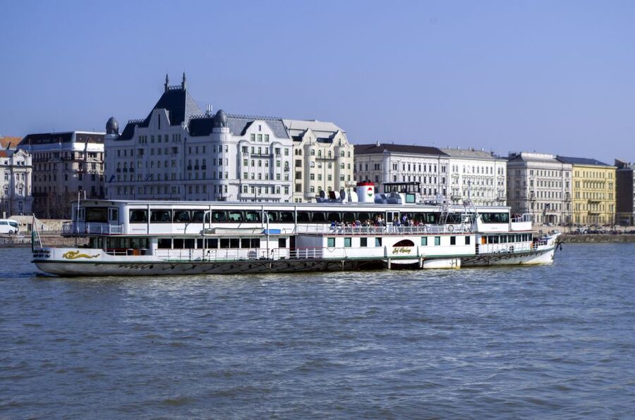Budapest: Summer Brunch & Cruise with Prosecco or Cake - The Buffet Menu and Drinks: Eat Like You Mean It