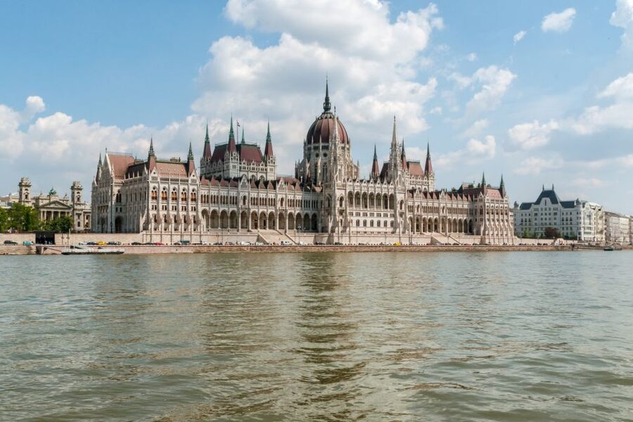 Budapest: Summer Brunch & Cruise with Prosecco or Cake - Price vs What You Actually Get for $34