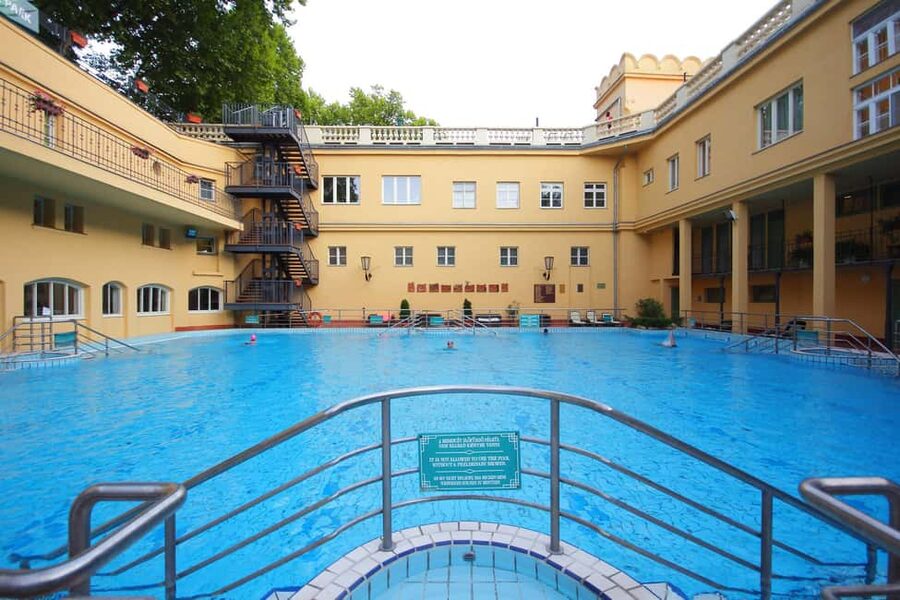 Budapest Super Saver: Spa, Basilica Tour, and Danube Cruise - Key things to know before you go