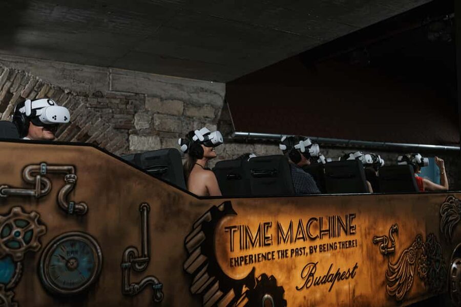 Budapest: Time Machine Immersive Historical Exhibition - The History Thread: From Unifying the City to the Socialist Era