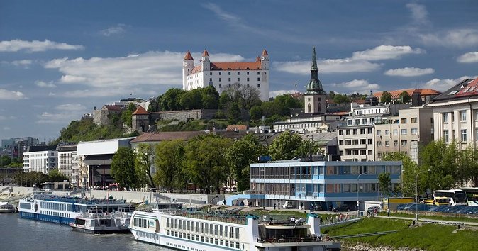 Budapest to Bratislava Costumizable Private Day tour with lunch - Private ride and a smooth start at 8:00 AM