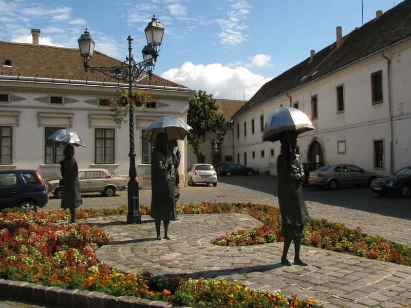 Budapest to Szentendre e-Bike Tour with a local guide - Walking time, free time, and the shop-and-stroll rhythm