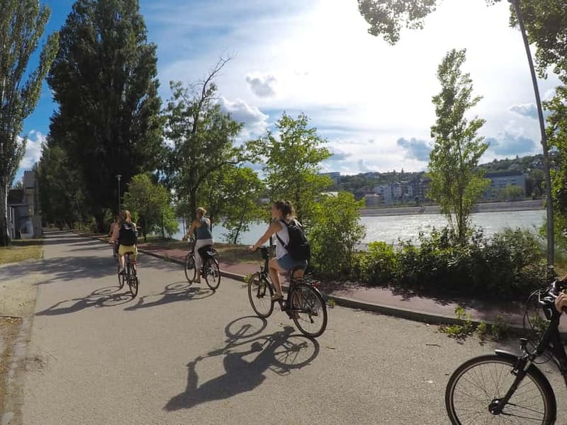 Budapest to Szentendre e-Bike Tour with a local guide - The Római part wine break and what makes it a smart pause