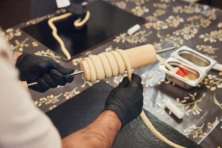 Budapest: Traditional Chimney Cake (Kürtőskalács) Workshop - Key things to know before you go