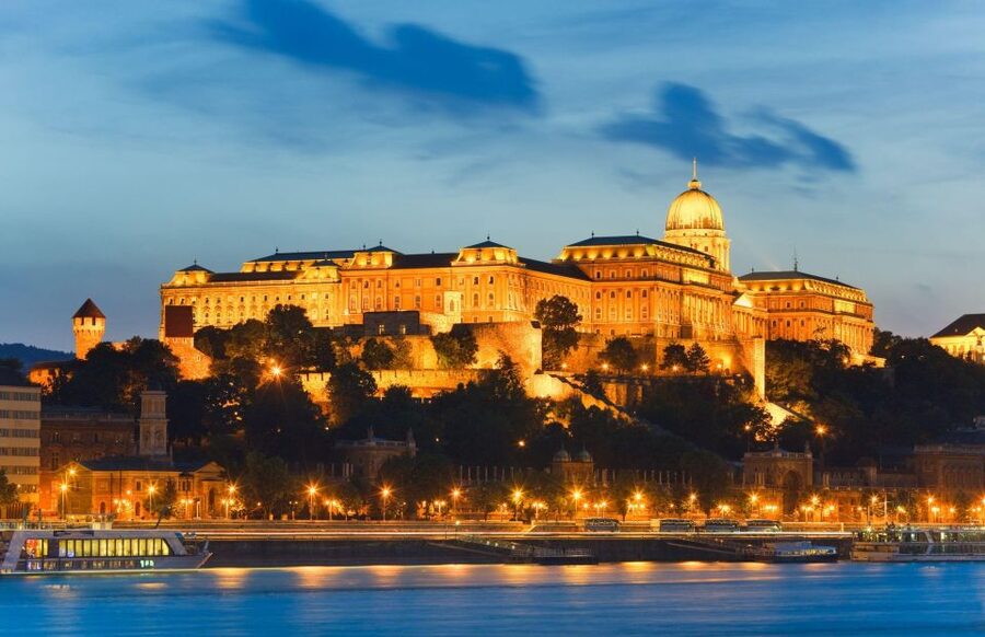 Budapest: Unlimited Prosecco and Wine Sightseeing Cruise - Key Things To Know Before You Go