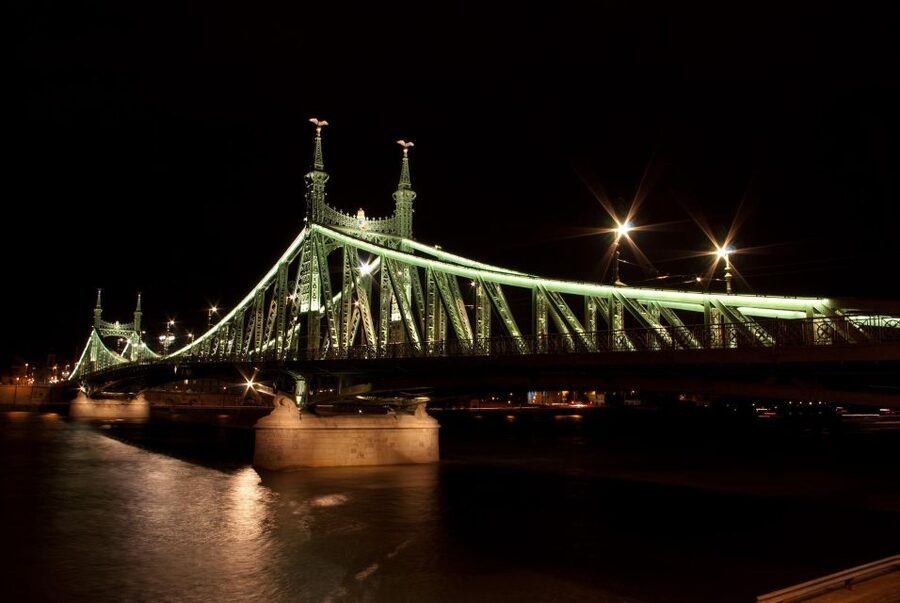 Budapest: Unlimited Prosecco and Wine Sightseeing Cruise - Dock 11 and the Silverline Start: Where You Board and How to Get Comfortable