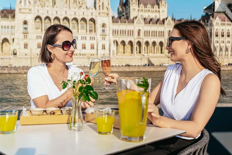 Budapest: Unlimited Prosecco, Beer and Aperol Spritz Cruise - Night Danube Views With Unlimited Prosecco, Beer, and Aperol Spritz