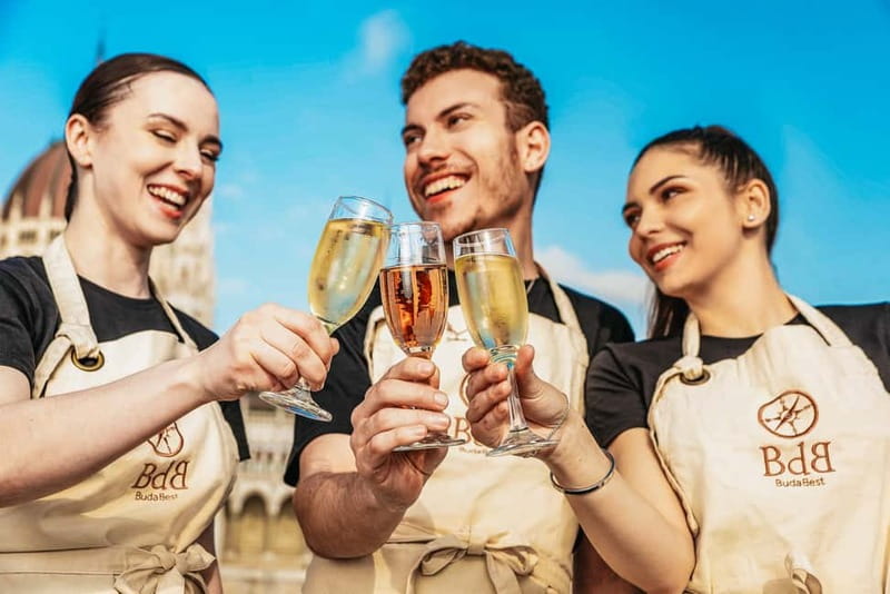 Budapest: Unlimited Prosecco, Beer and Aperol Spritz Cruise - Boarding flow, seating choices, and where to stand for photos