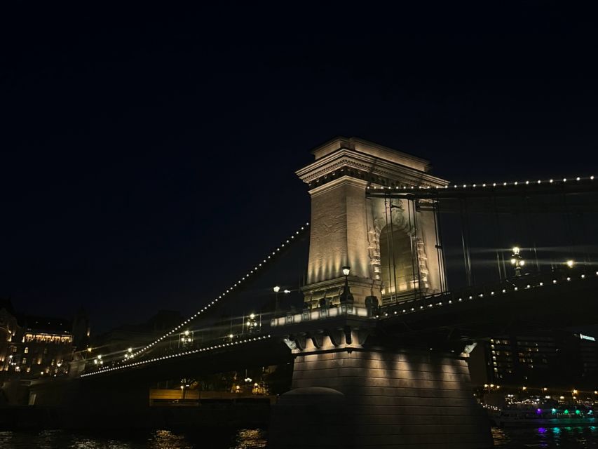 Budapest: Unlimited Prosecco, Beer and Aperol Spritz Cruise - Timing and cold reality: the 10:00 PM light cutoff