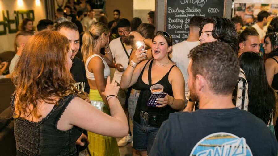 Budapest: Unmissable Bar Crawls with Shots & VIP Club Entry - Instant-Fogas VIP skip-the-line, and why it matters