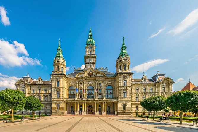 Budapest-Vienna One-Way Sightseeing Transfer - Vienna arrival: a guided handoff to make your evening easier