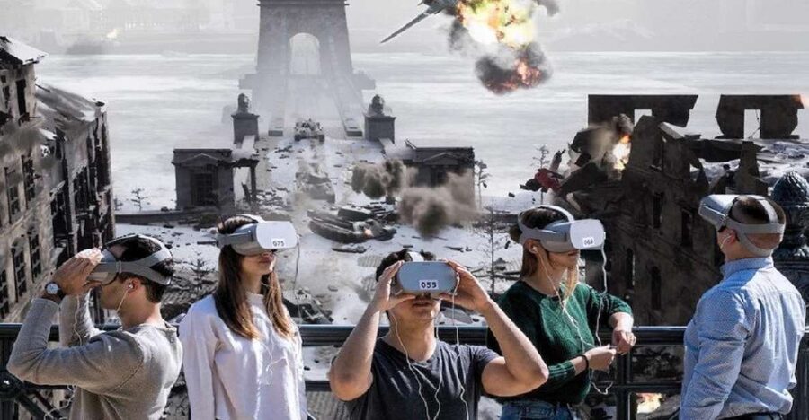 Budapest: Virtual Reality Tour in 8 Languages - The light hike is real, so pack for the hill