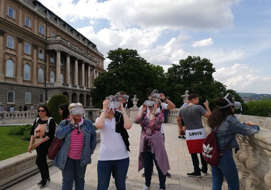 Budapest: Virtual Reality Tour in 8 Languages - Price and value: why $43 can feel fair or not, depending on what you want
