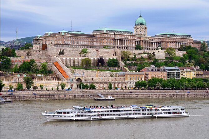 Budapest Walking Tour: Explore Top Sights & Hidden Gems - Szent István Bazilika plus surprise stops: finishing with a big landmark