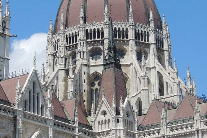 Budapest Walking Tour with Your Private Guide: 10+ Highlights - Little Princess Statue and Sándor Palace, the human scale behind big buildings