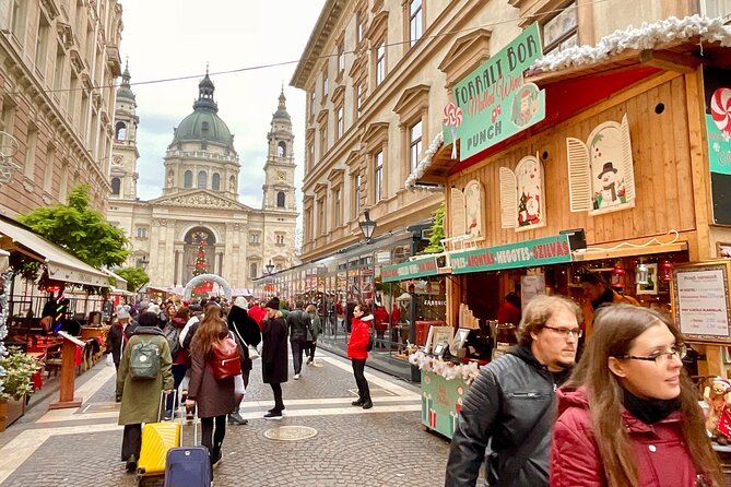 Budapest Wonderland - A Christmas Market Tour with Chimney Cake & Mulled Wine - Mulled wine and warm drinks: included, and more useful than it sounds