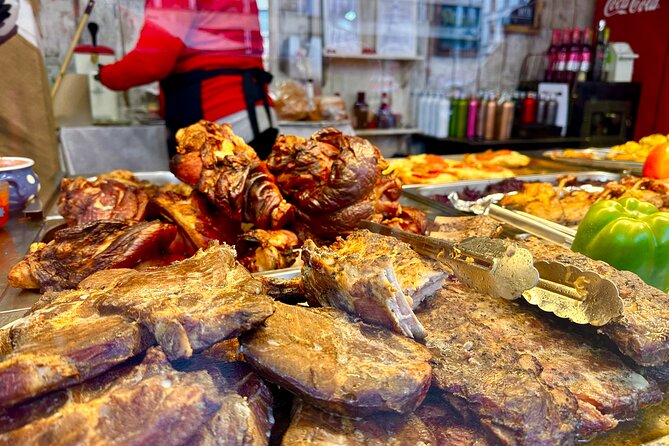 Budapest Wonderland - A Christmas Market Tour with Chimney Cake & Mulled Wine - The Hungarian State Opera moment: more than just a meet point