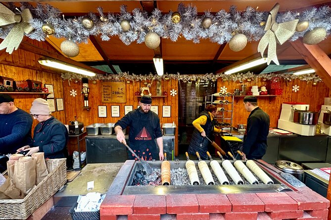 Budapest Wonderland - A Christmas Market Tour with Chimney Cake & Mulled Wine - How the guide talks about Hungarian Christmas traditions (and why it helps)