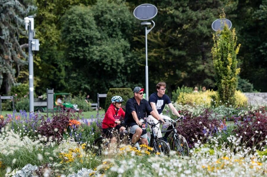 Choose a bicycle and make your own tour in Budapest-24 hrs - Safe Bike Lanes in a City That Has Hills and Islands