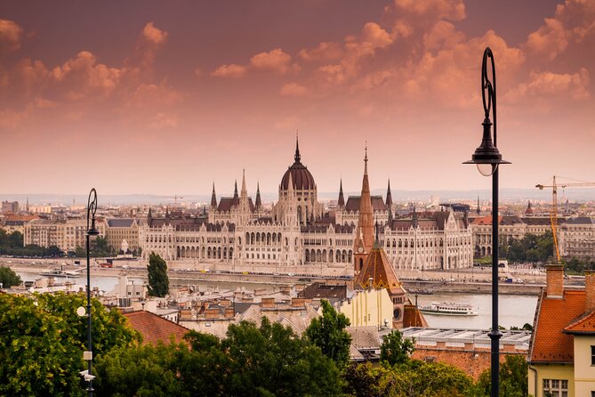 Classic Budapest Private Walking Tour - Meeting Up and Getting Back: Pickup Plus a Metro Plan